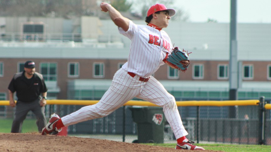 Baseball Runs Streak to 13 with 7-2 MASCAC Win Over MCLA