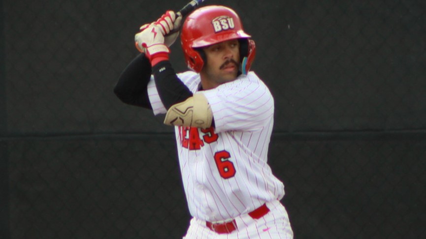 Baseball Splits MASCAC Twinbill with Worcester State