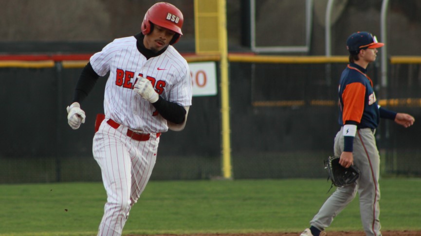 Baseball Sweeps Salem State in MASCAC Twinbill