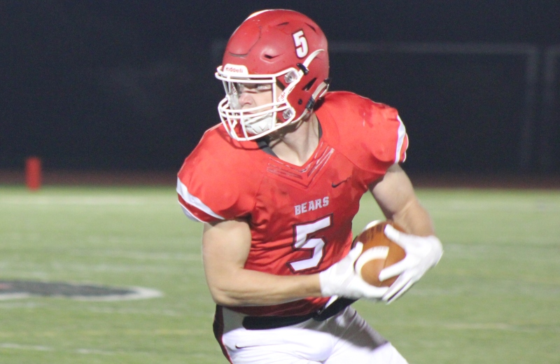 Football Downs Worcester State, 32-13