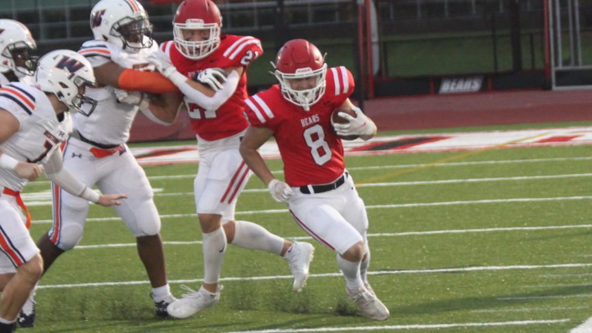 Football Rallies to Beat Western Connecticut in Dramatic Fashion, 21-17