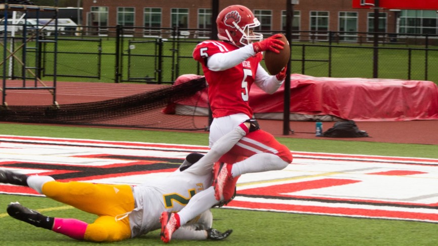 Cahoon Tosses Six Touchdowns as Bears Roll to Homecoming Win Over Fitchburg