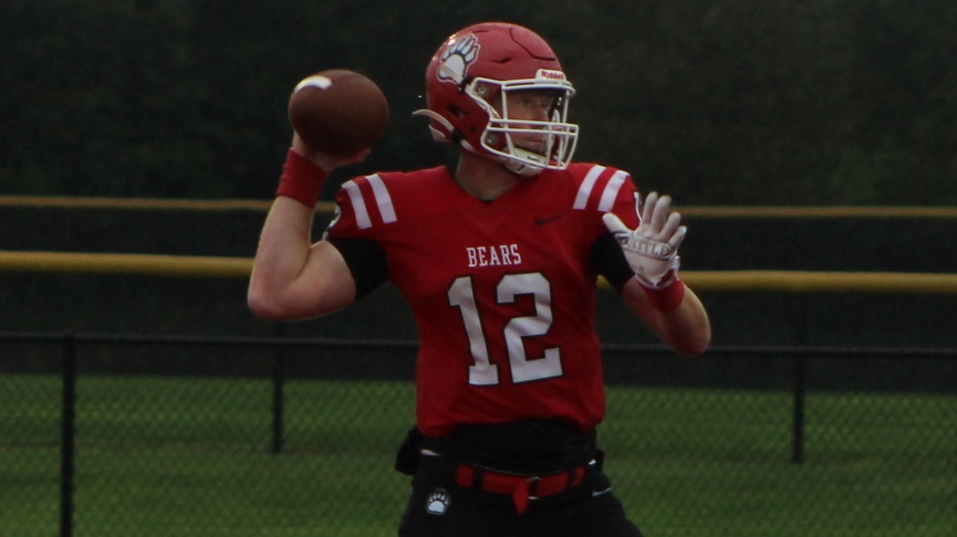 Football Rolls to 35-7 MASCAC Win Over Worcester State