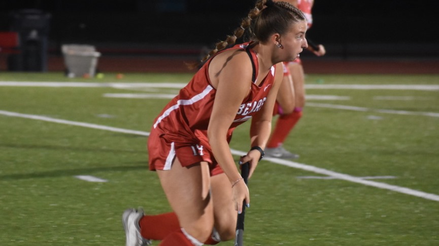 Field Hockey Holds Off Dean, 3-2