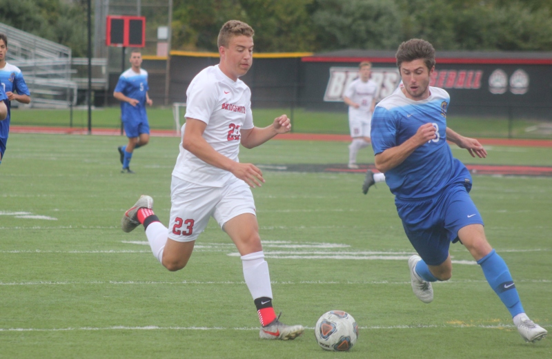 Men's Soccer Edged by Roger Williams in Overtime, 1-0