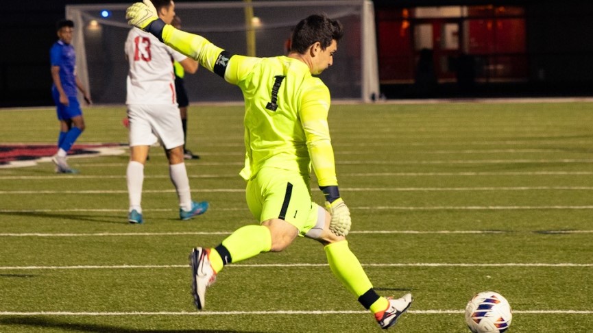 Men's Soccer Battles Fitchburg State to 1-1 Draw
