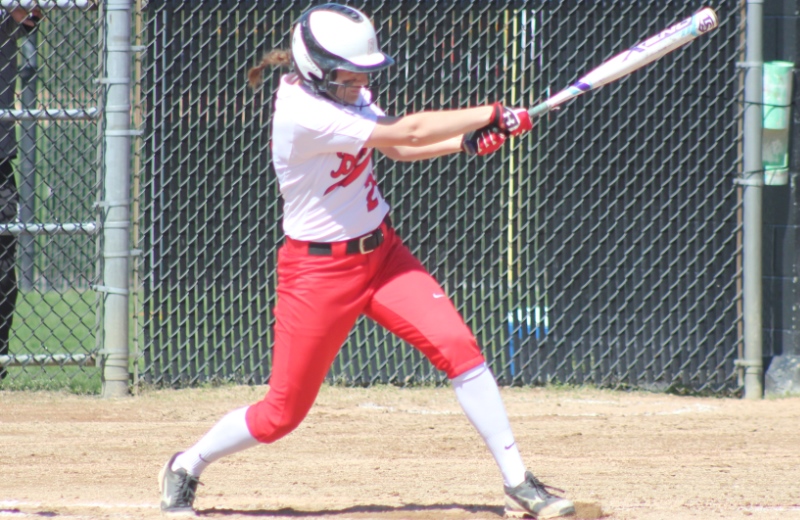 Softball Sweeps Mass. Maritime in MASCAC Doubleheader