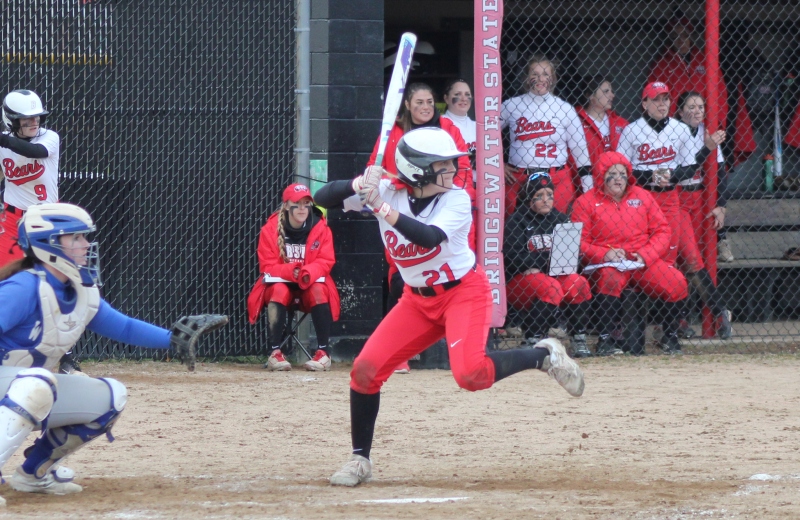 Softball Splits Non-Conference Twinbill with Wheaton