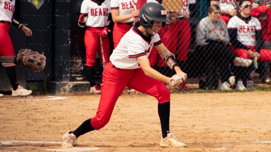 Softball Splits Twinbill with Eastern Nazarene