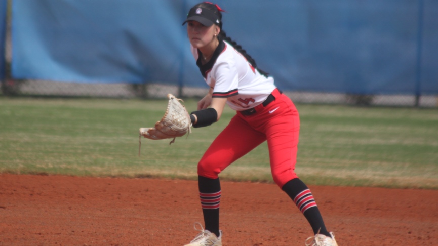 Softball Splits Pair of Games to Wrap Up Fastpitch Dreams Spring Classic