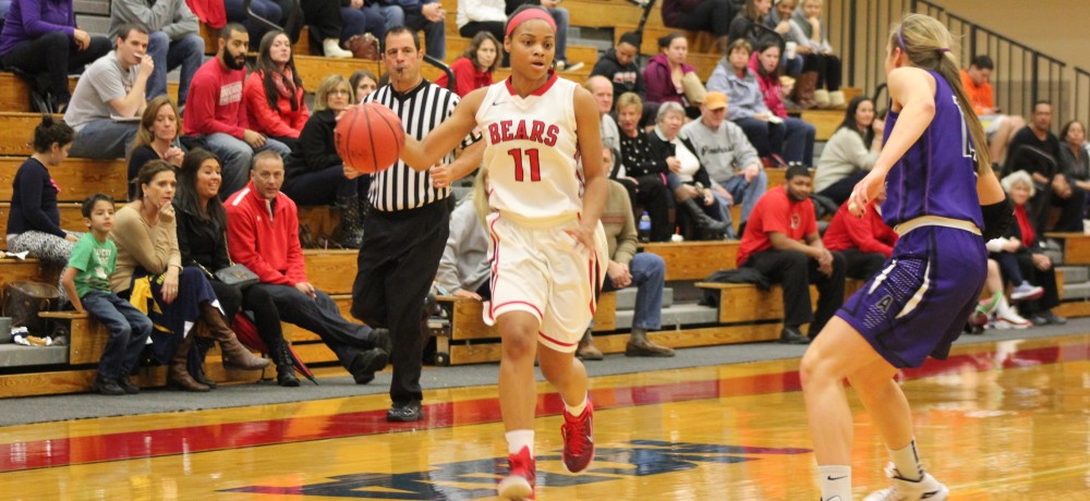 Women's Hoops Falls to Westfield, 69-50