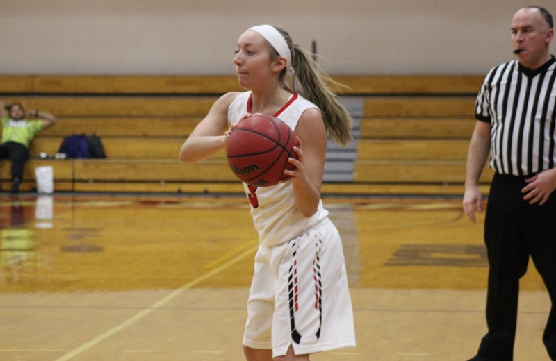 Women's Basketball Coasts to 80-37 Win over MCLA