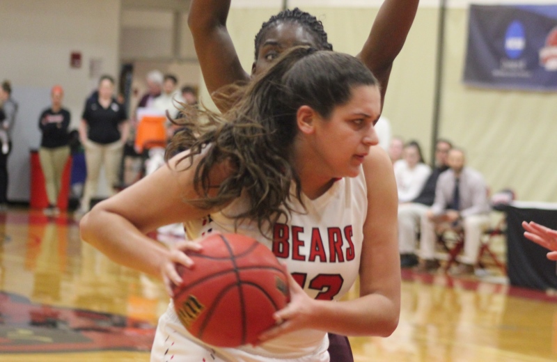 Women's Basketball Edges Brandeis, 74-73