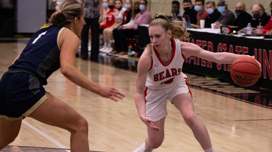 Women's Basketball Falls to Claremont-Mudd-Scripps at NYU Tip-Off Classic