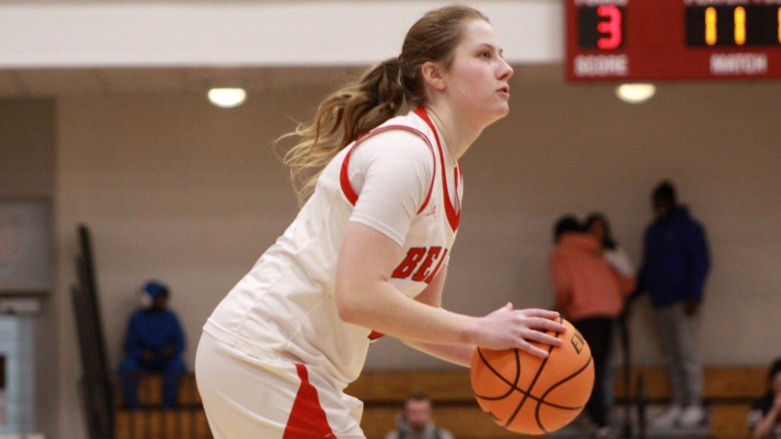 Women's Basketball Holds Off Salem State, 59-51
