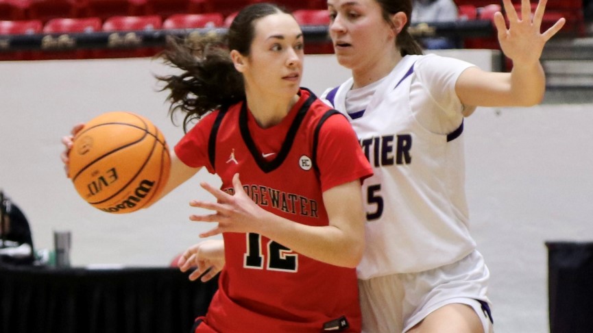 Women's Basketball Falls to Whittier in OT at D3hoops.com Classic, 72-70