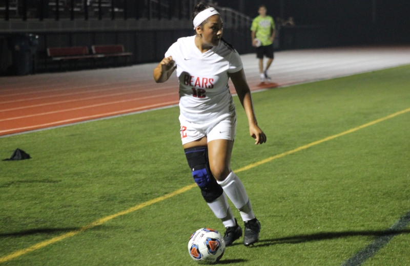 Five Different Players Score as Women's Soccer Downs Salve Regina, 5-2