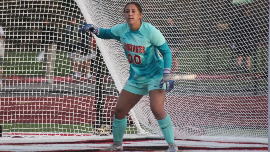 Women's Soccer Battles UMass Boston to 0-0 Draw