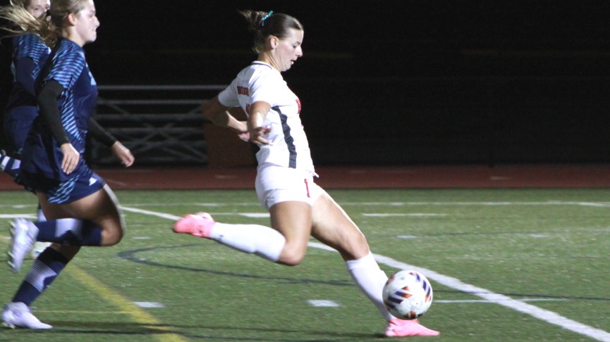 Women's Soccer Battles Gordon to 1-1 Draw
