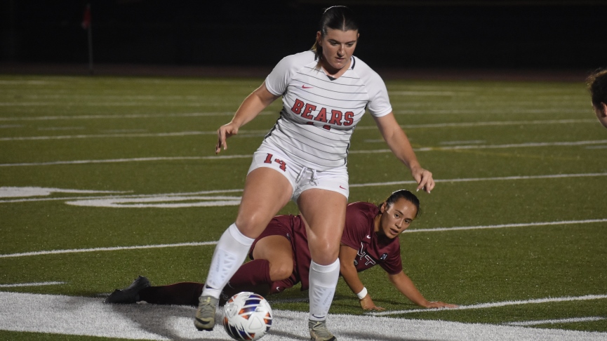 Women's Soccer Falls to #13 MIT, 6-1