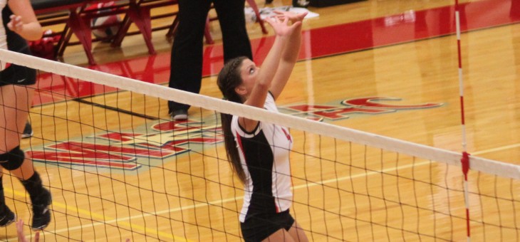 Volleyball Posts 3-1 Win at Regis