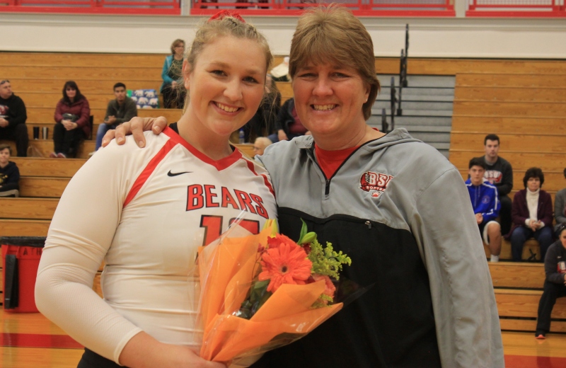 Volleyball Posts 3-0 Win over MCLA on Senior Day