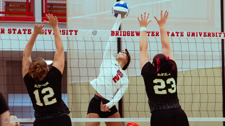 Volleyball Downs Lesley for Fifth Straight Win