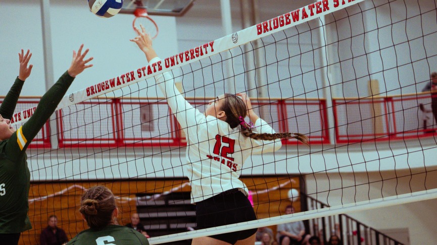 Volleyball Goes 1-1 at Bonnie May Invitational