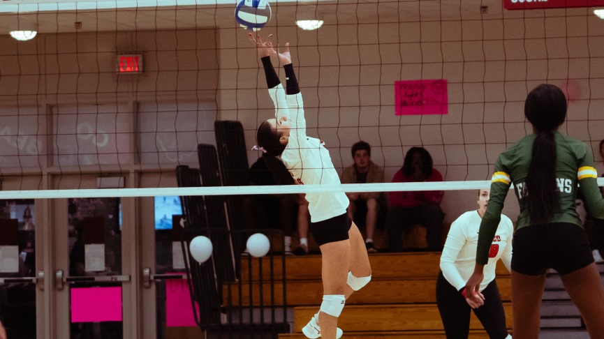Volleyball Holds Off Fitchburg State as Votta Notches 1,000th Assist